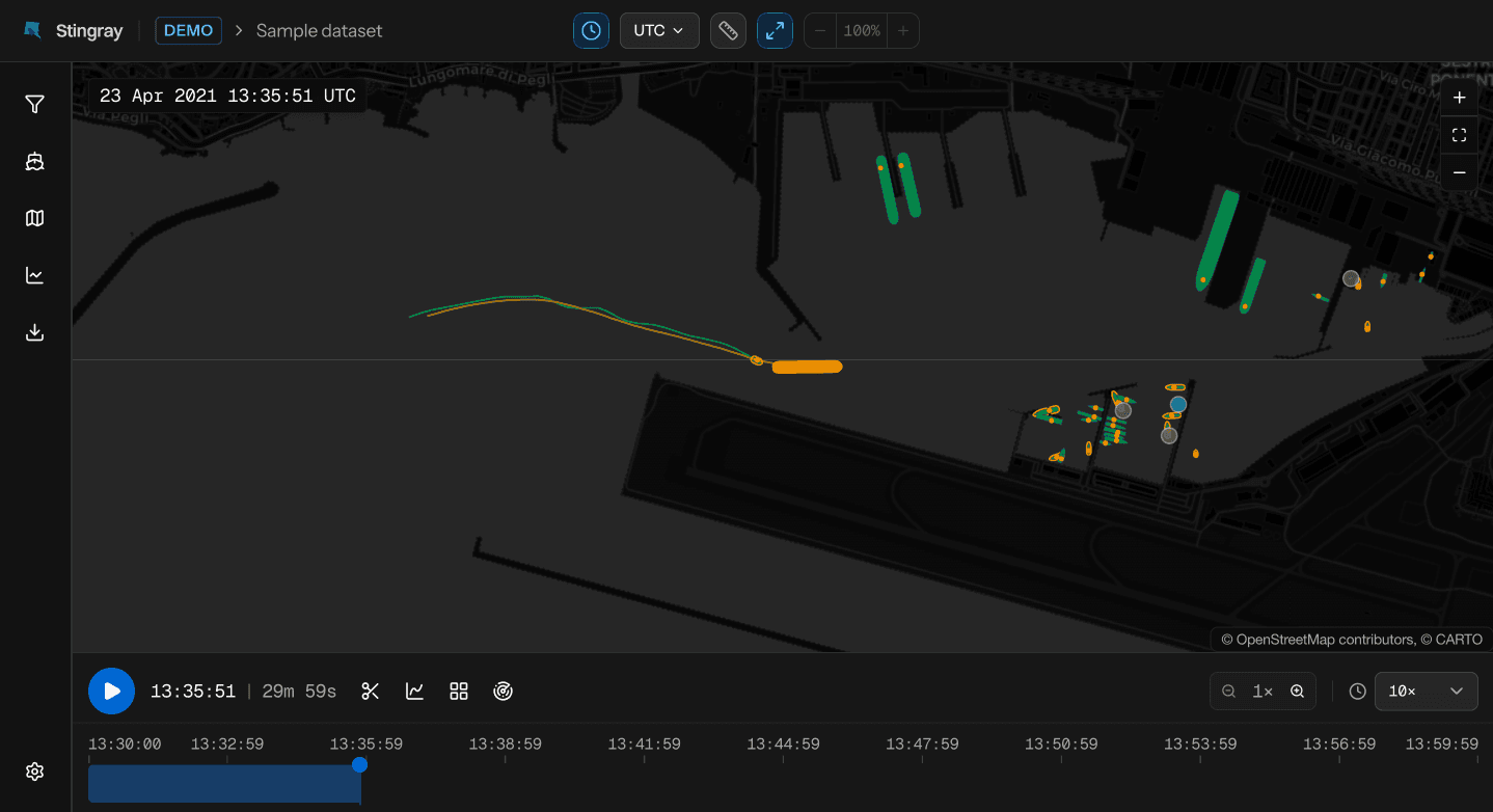 The Stingray map workspace: two vessel hulls converging in a harbour, their tracks drawn on a dark chart.